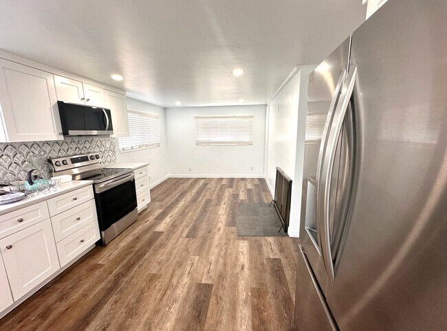 Building Photo - 1285 N 900 E