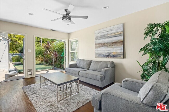 Building Photo - 449 Westbourne Dr