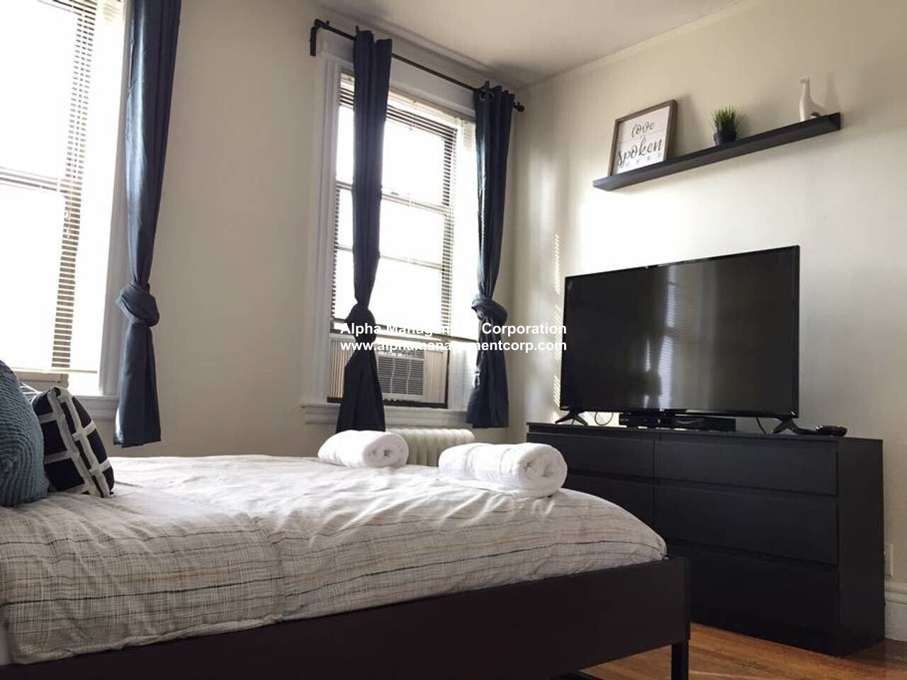 Building Photo - 58 Queensberry St