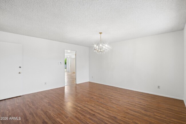 Building Photo - 1014 E Balboa Cir