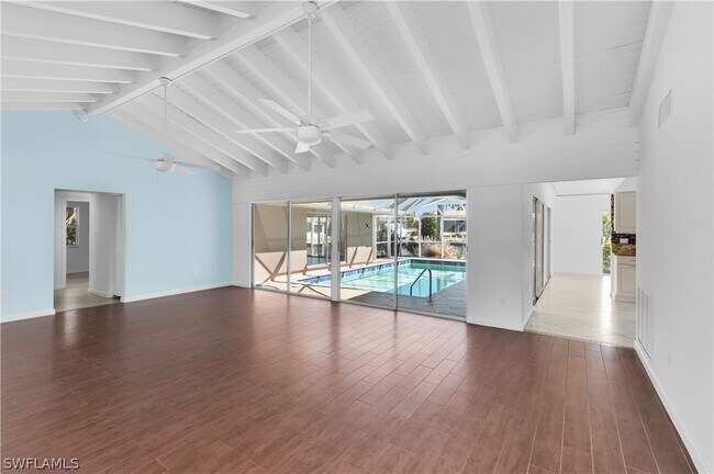 Building Photo - 875 Robin Ct