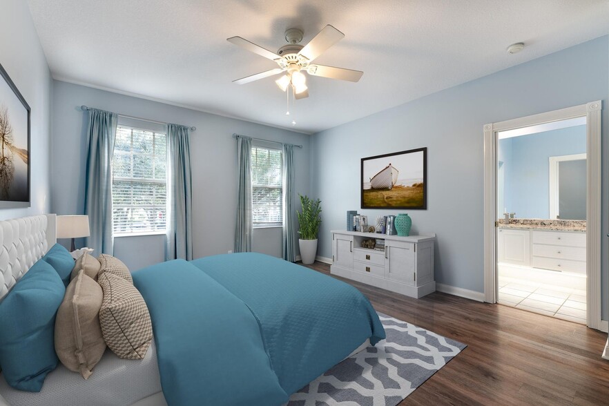 Building Photo - 340 Jacaranda Dr