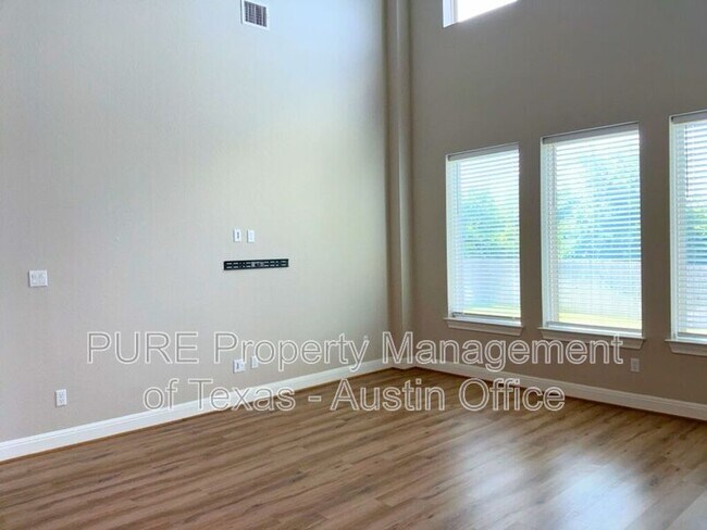 Building Photo - 308 Windom Way