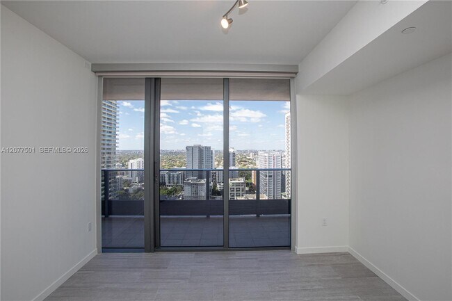 Building Photo - 1000 Brickell Plaza