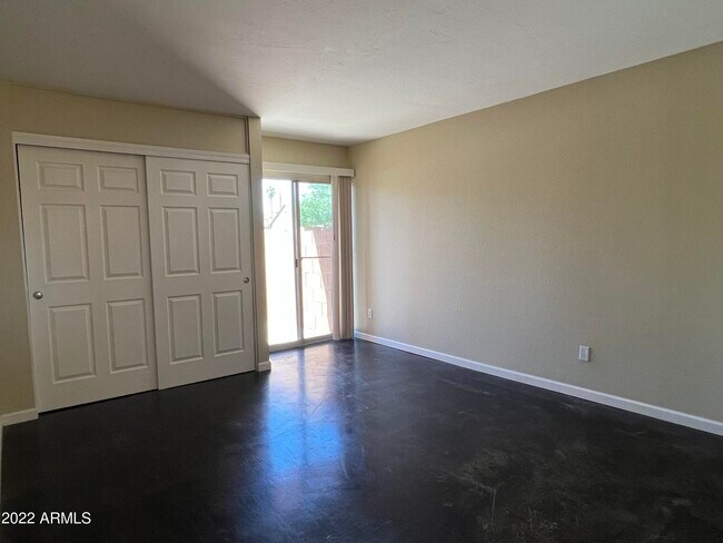 Building Photo - 1718 E Campbell Ave