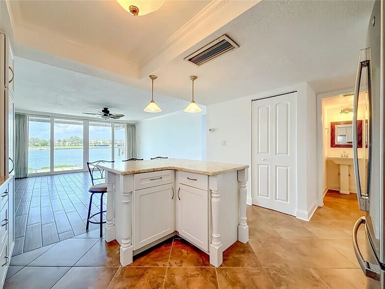 Building Photo - 450 Treasure Island Causeway