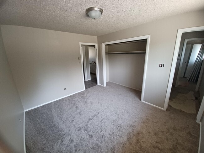 Building Photo - 530 E 5300 S