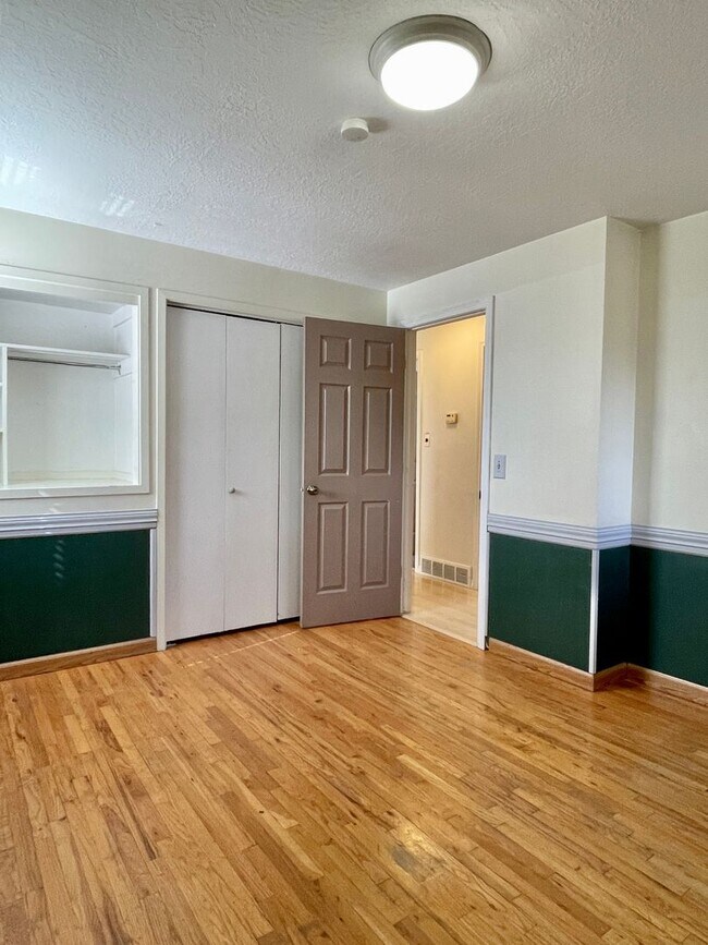 Building Photo - Taylorsville 3 Bedroom Home