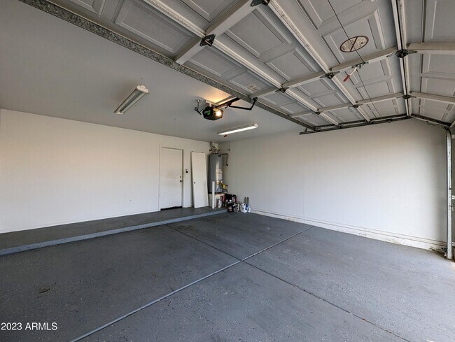Building Photo - 9318 W Brown St