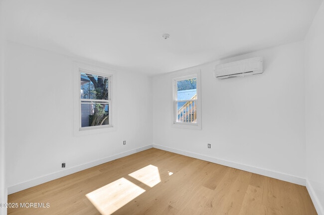 Building Photo - 231 Blaine Ave