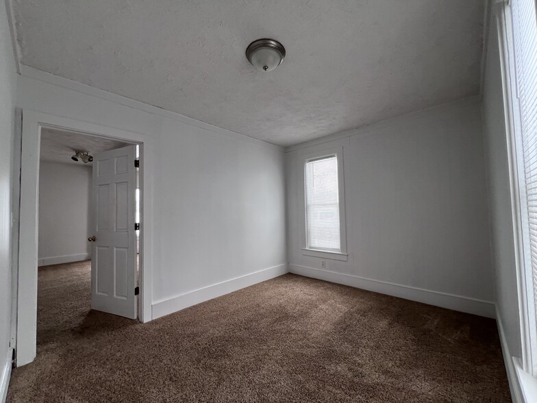 Downstairs Bedroom - 943 Woodmere Ave