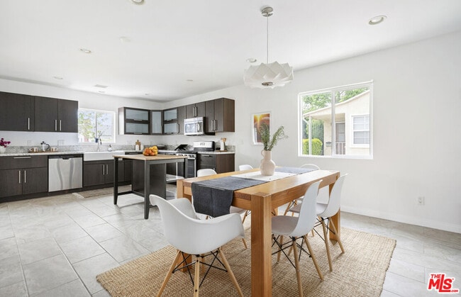 Building Photo - 11465 Cumpston St