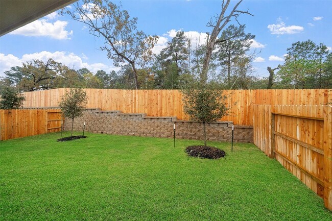 Building Photo - 18123 Martin Pines Dr