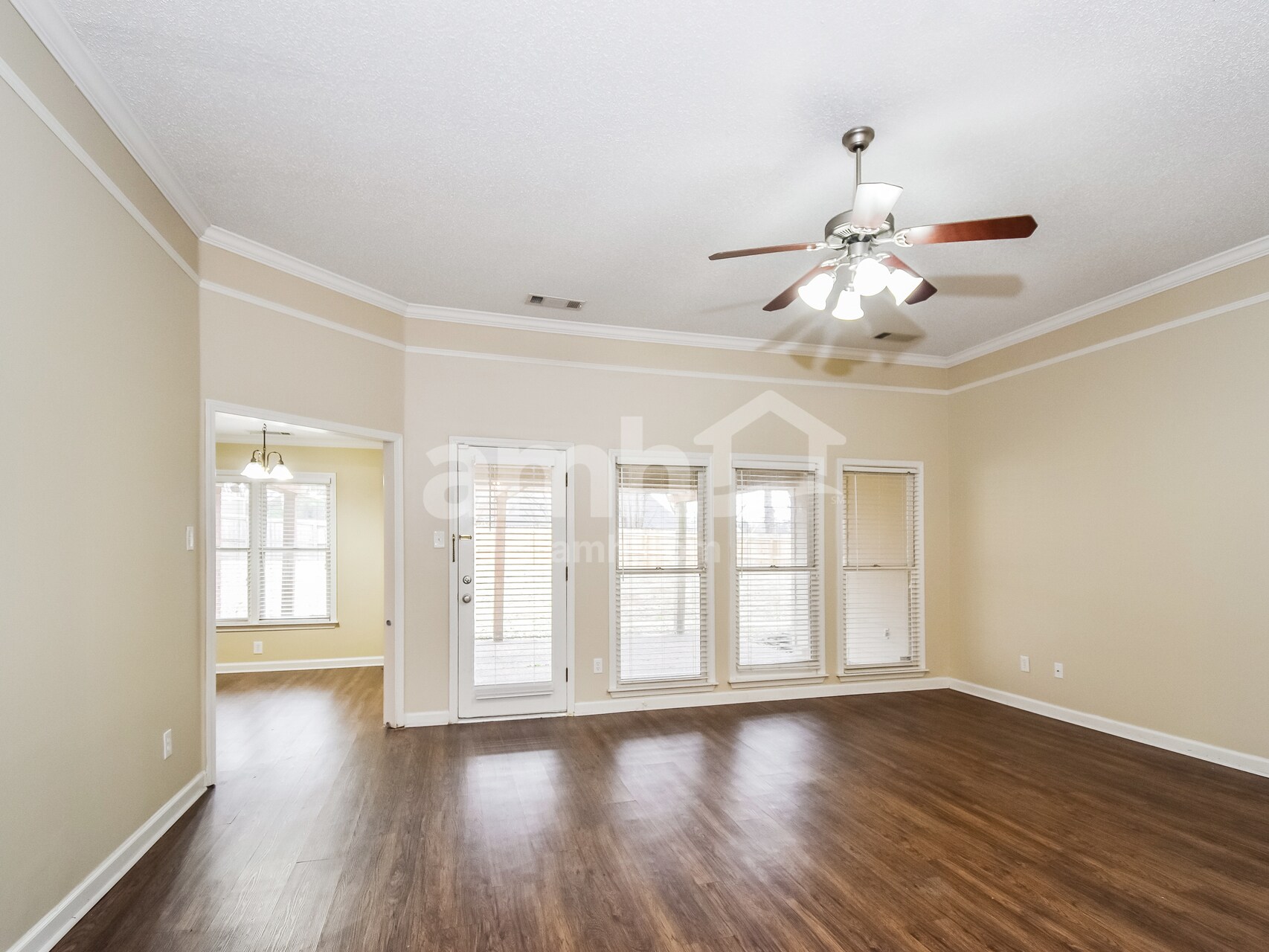 Building Photo - 1926 Bohemia Dr