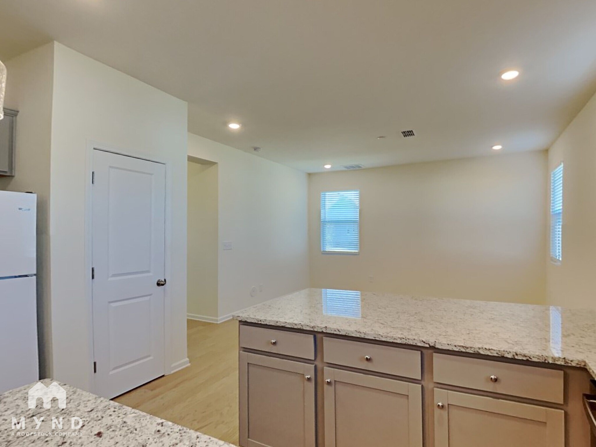 Building Photo - 1568 Banham Dr