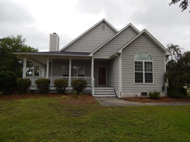 Building Photo - 3 Bedroom 2 bath in The Cape- Community Pool.