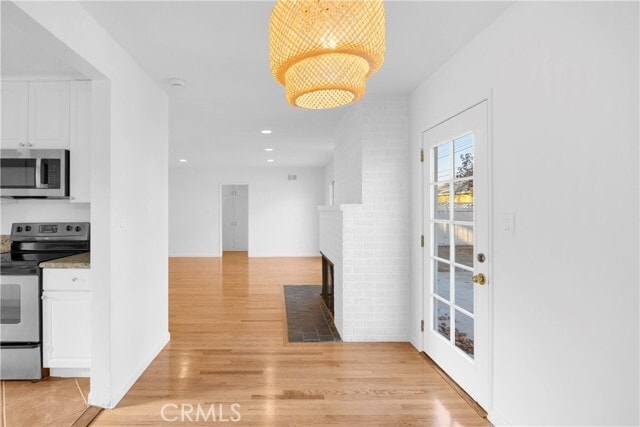 Building Photo - 353 Cres
