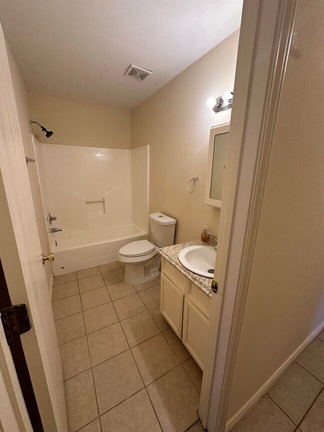 Building Photo - 352 Ocean Dr