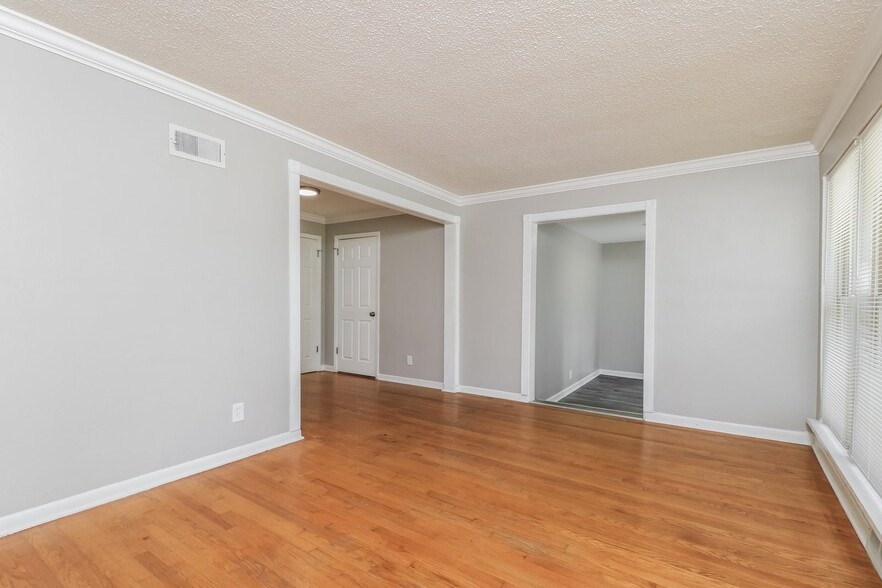 Building Photo - 4507 June Ave