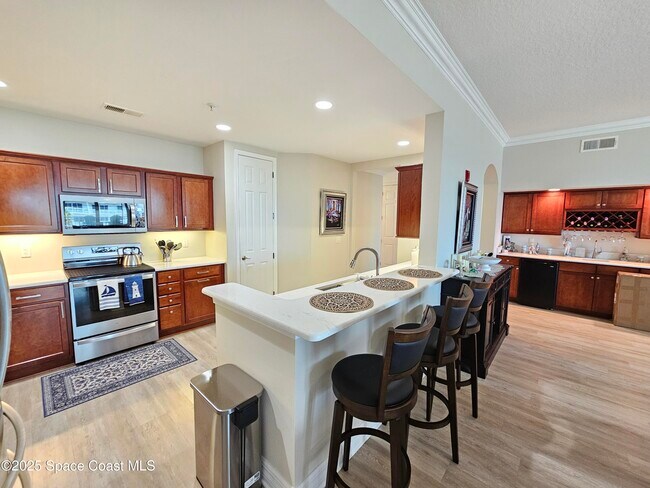 Building Photo - 590 S Banana River Dr