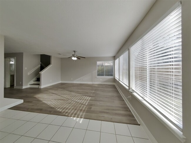 Building Photo - 21899 Pinewilde Ct