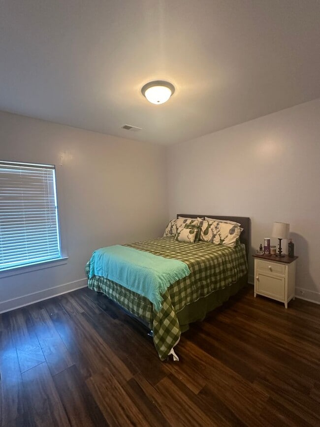 Building Photo - 1089 Garnet Dr