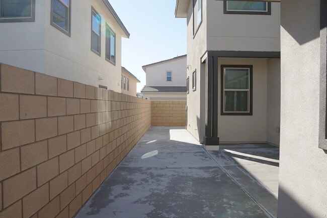 Building Photo - 74371 Nichols Dr