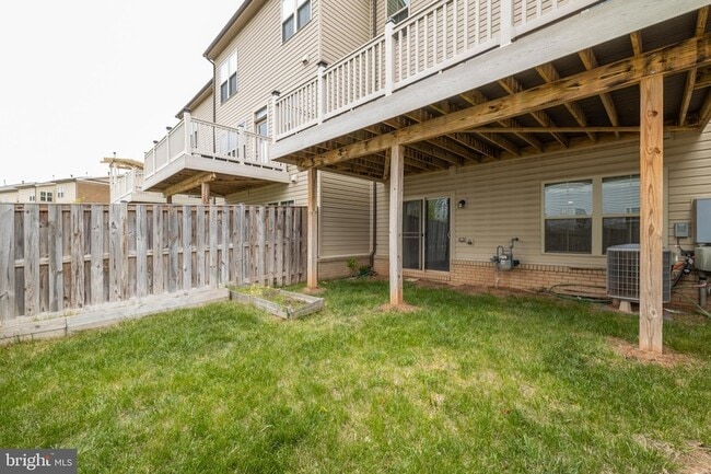 Building Photo - 42557 Dreamweaver Dr