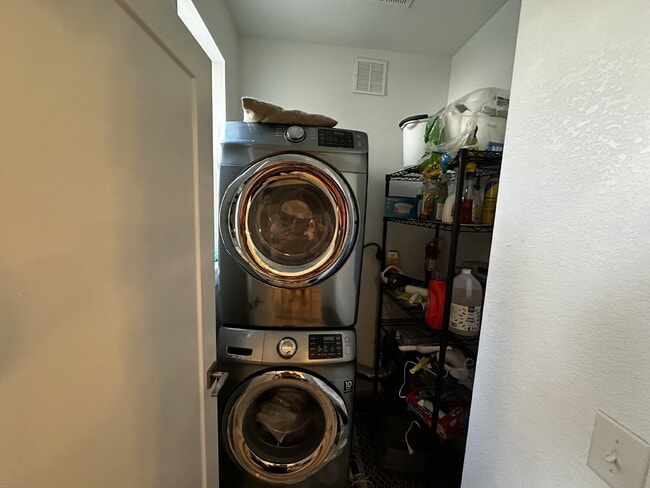 Building Photo - "Experience Modern Comfort: Spacious 2-Bed...