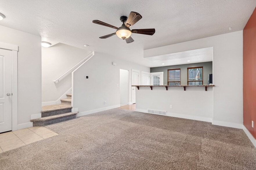 Building Photo - 10634 Topview Rd
