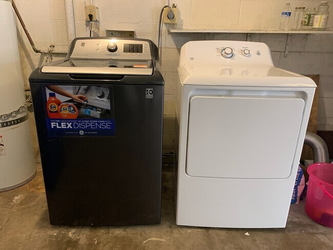 garage - 8451 Mallorca Via