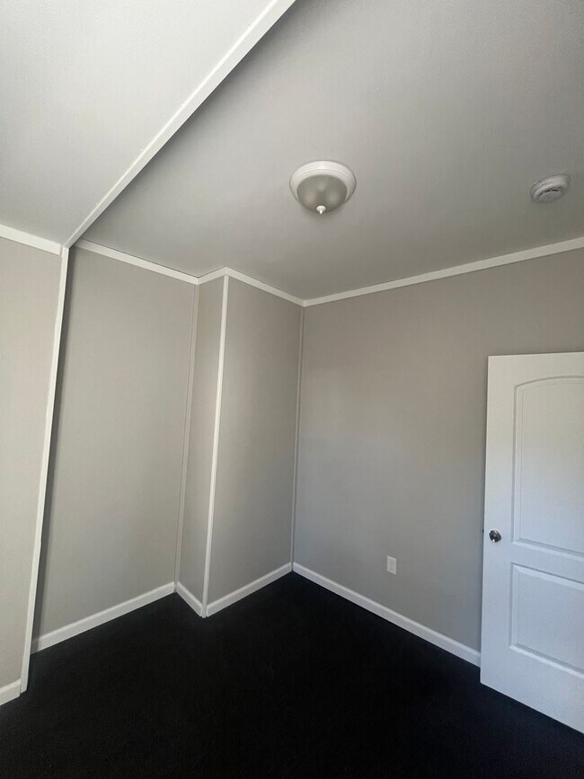 Building Photo - 8 Morgan St