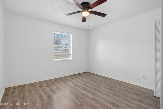 Building Photo - 217 Quince Ct