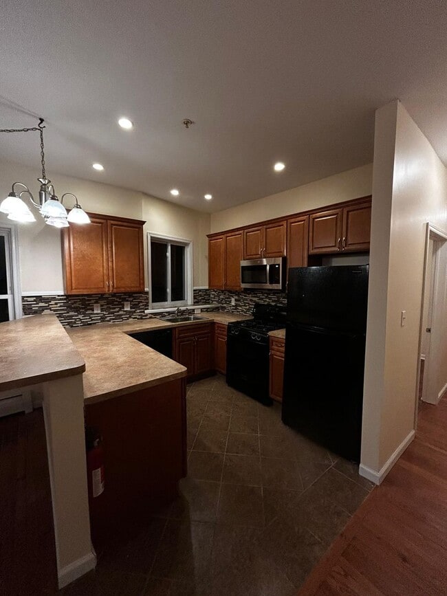 Building Photo - 1326 E Gibson St