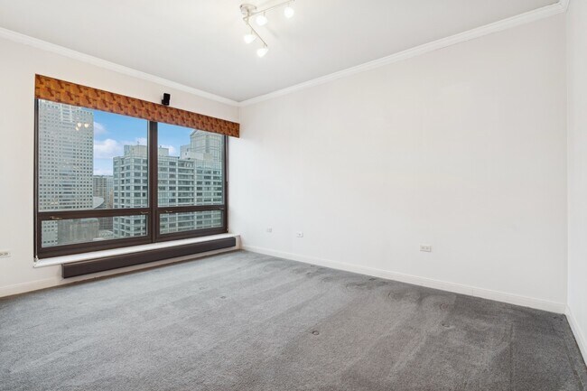 Building Photo - 130 N Garland Ct