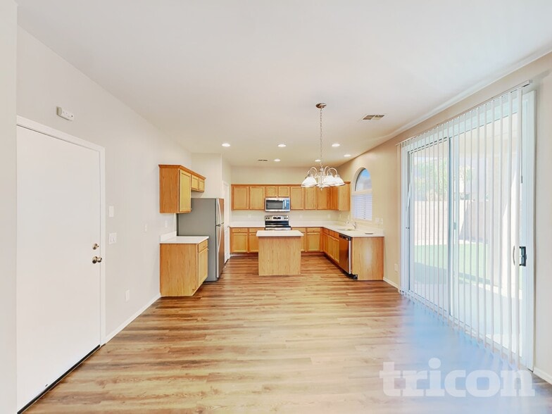 Building Photo - 4843 W Dunbar Dr