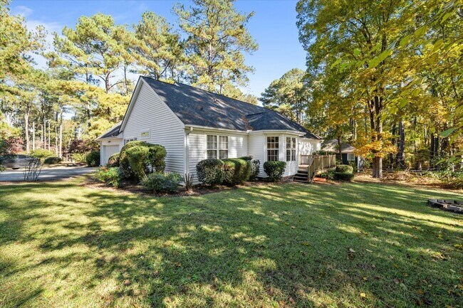 Building Photo - 43 S Lakeshore Dr