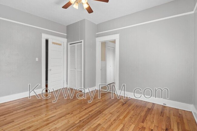 Building Photo - 1319 Baker Ave