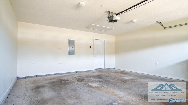 Building Photo - 19227 Racheals Loop