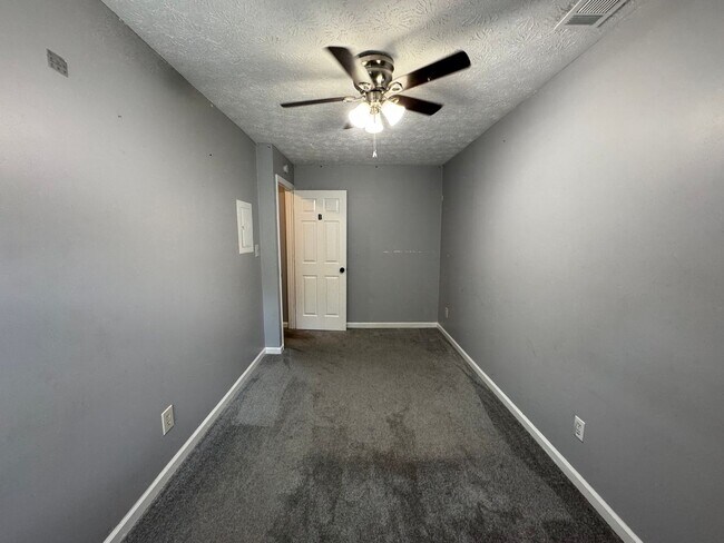 Building Photo - 1354 Cave Spring Rd SW