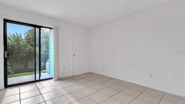Building Photo - 455 Alt 19