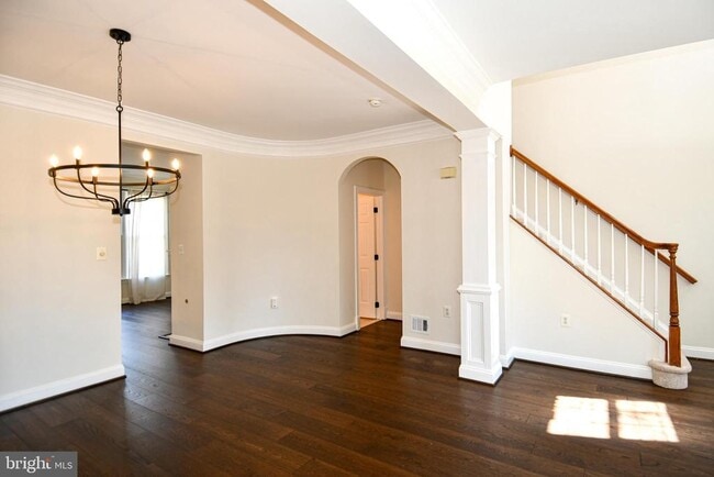 Building Photo - 301 Hillwood Ave