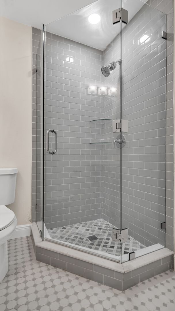 Building Photo - Spacious remodeled South Tampa 4BR/3BA hom...