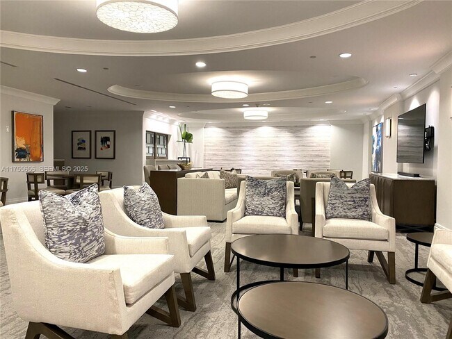 Building Photo - 791 Crandon Blvd