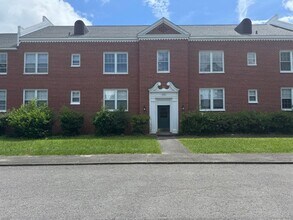 Building Photo - Oleander Court