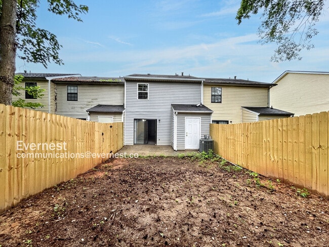 Building Photo - 1461 Springleaf Cir SE
