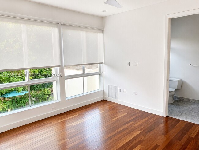 Building Photo - 2954 Whitehead St
