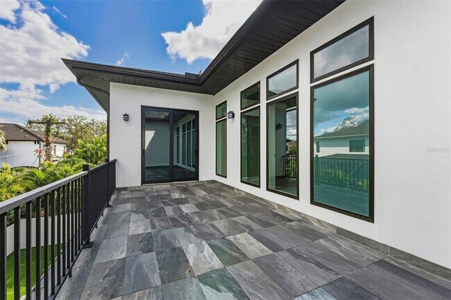 Building Photo - 481 W Davis Blvd