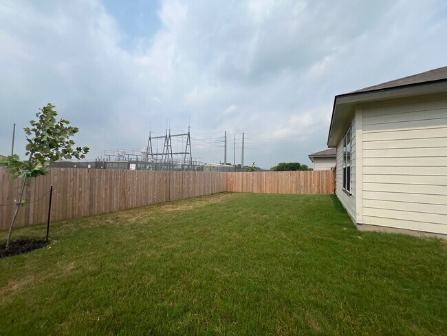 Building Photo - Beautiful 4/2.5 home in Hannah Heights