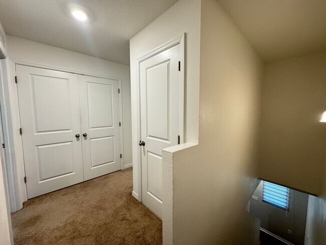 Building Photo - Your Dream Home Awaits in the Heart of Dav...